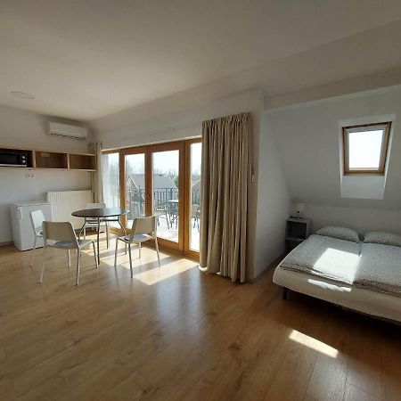 Familia Apartmanhaz Кестхей Екстер'єр фото