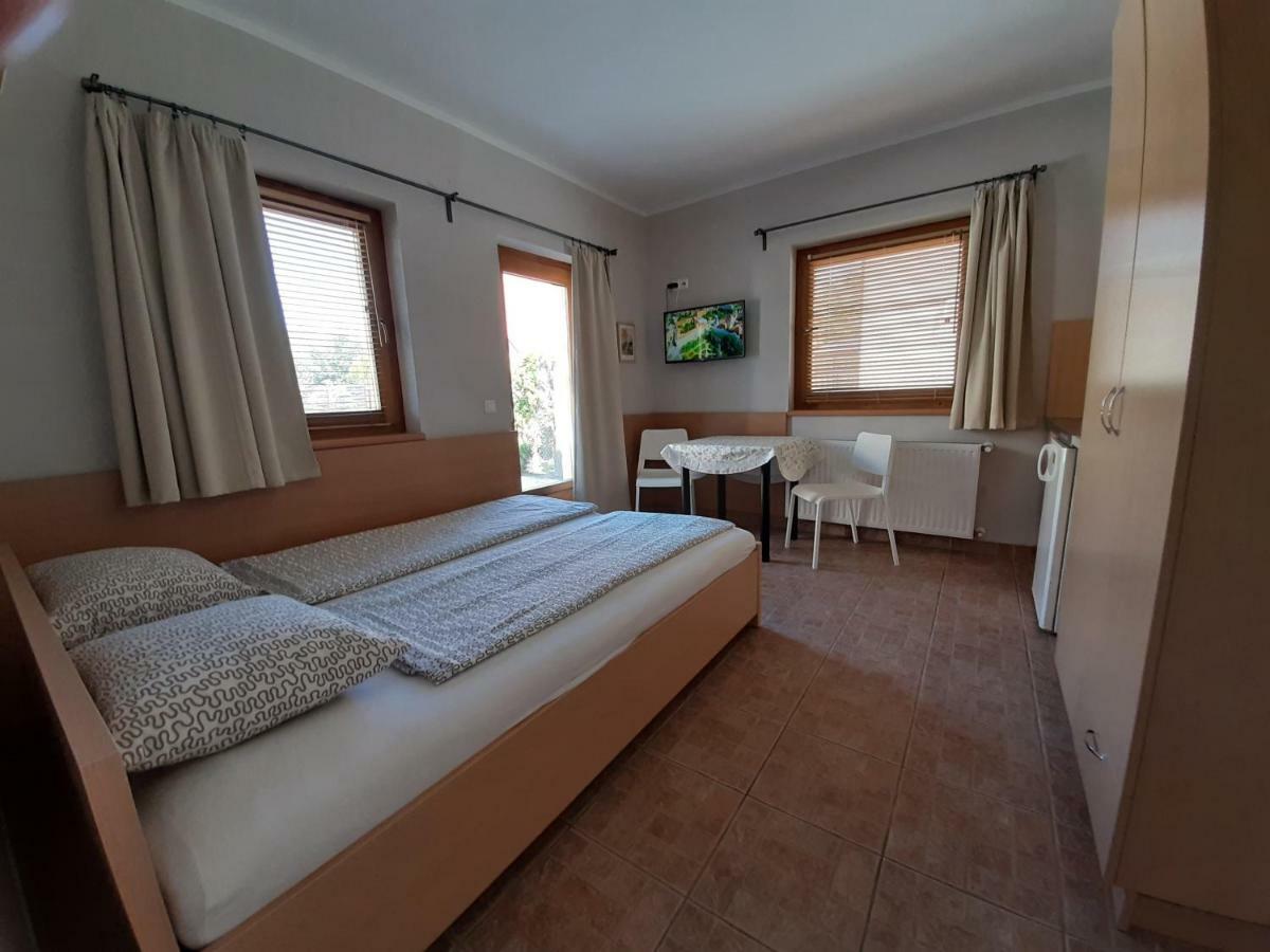 Familia Apartmanhaz Кестхей Екстер'єр фото