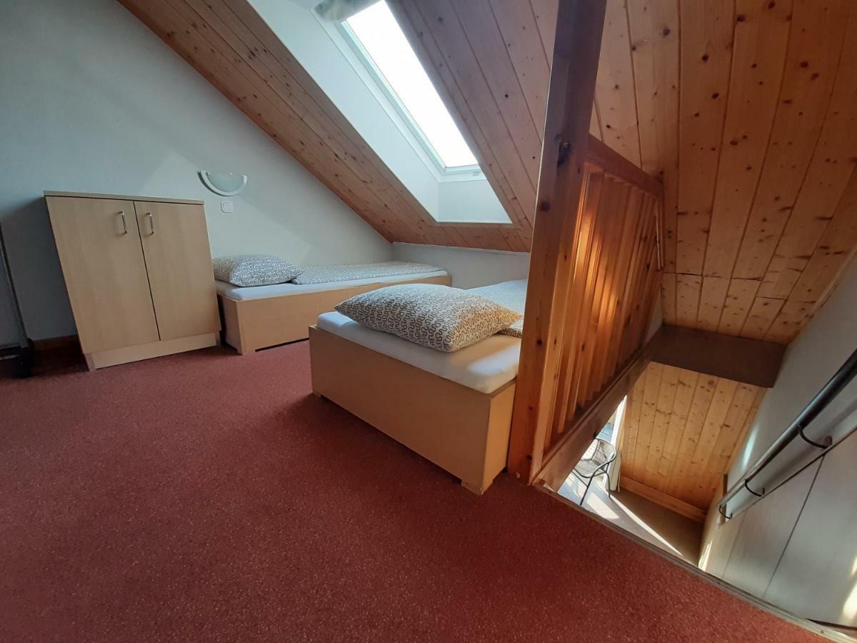 Familia Apartmanhaz Кестхей Екстер'єр фото