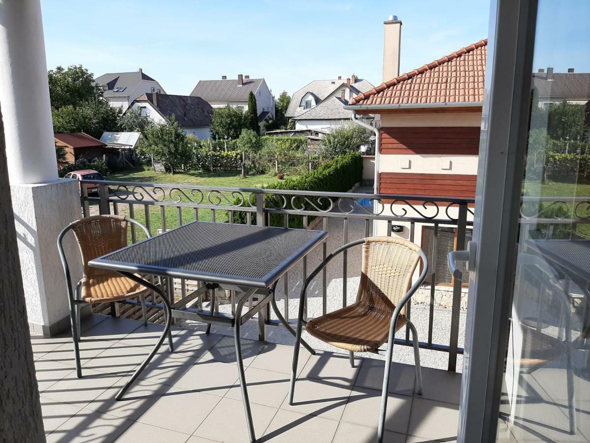 Familia Apartmanhaz Кестхей Екстер'єр фото