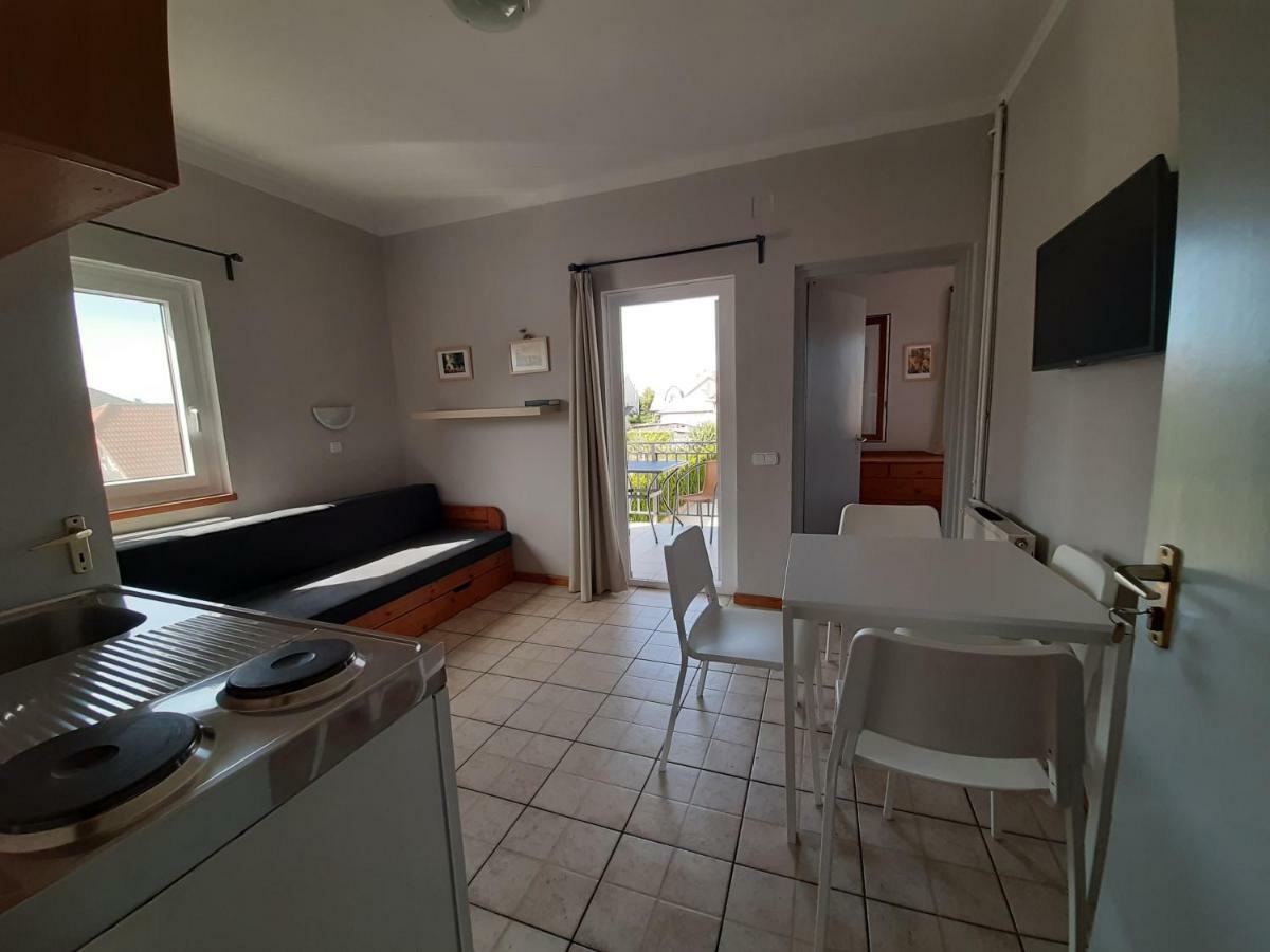 Familia Apartmanhaz Кестхей Екстер'єр фото
