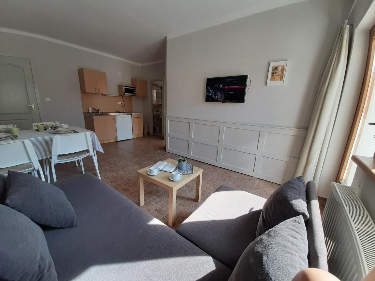 Familia Apartmanhaz Кестхей Екстер'єр фото